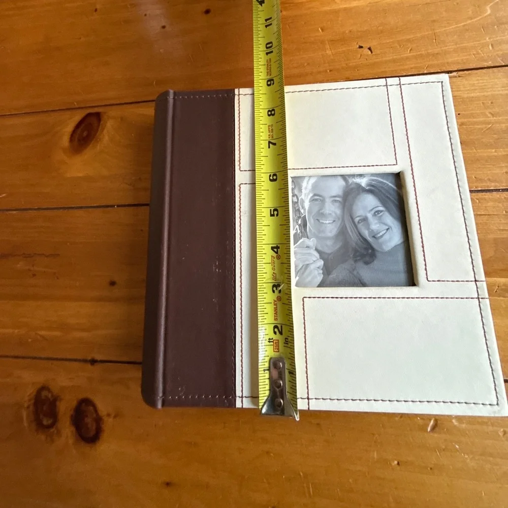 Photo Album 4” x 6”for 160 Photos Pictures Faux Leather Cover Cream & Brown
